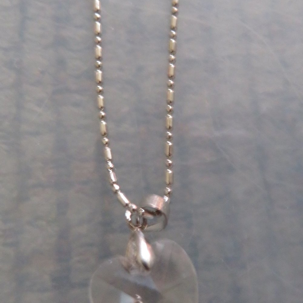 CLEAR CRYSTAL HEART NECKLACE